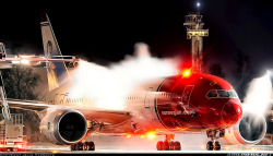 thebestofflying:  De-icing of Norwegian Air