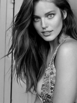 vogue-at-heart: Emily DiDonato for Elle Italia,