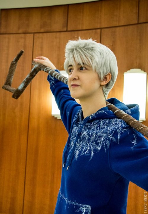 I got to wear my Jack Frost again! All 4 of these photos were taken by a new friend Bert, who I foun