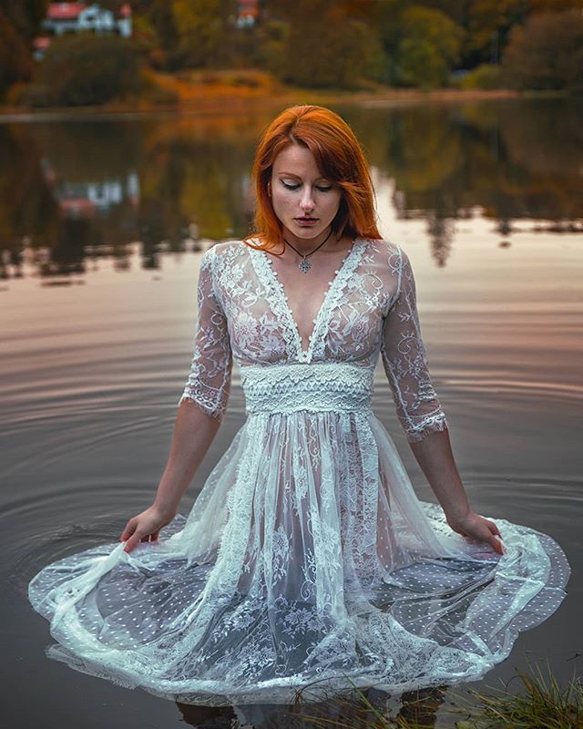 heavenlyredheads:  Elegant and sexy, love it.  Lucia Hustavova
