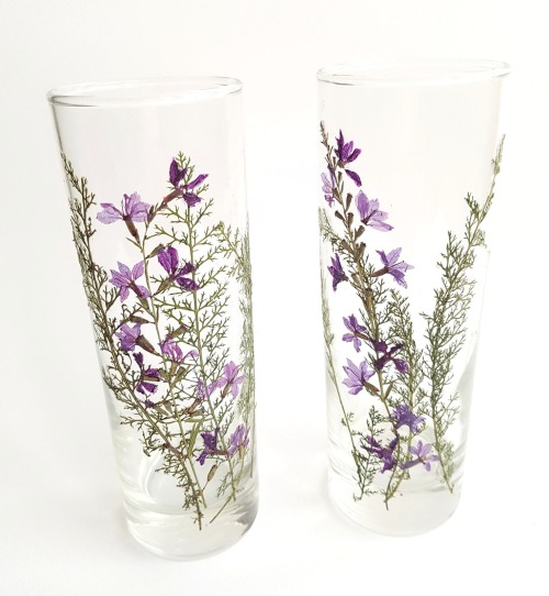 sosuperawesome:Pressed Flower Mugs / GlassesWhite Flowers Design on Etsy