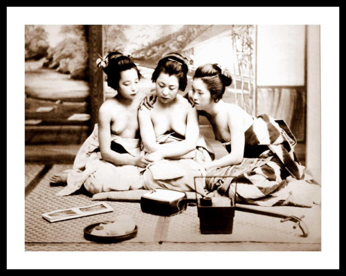 Porn Pics Topless Japanese geisha. Via Okinawa Soba.