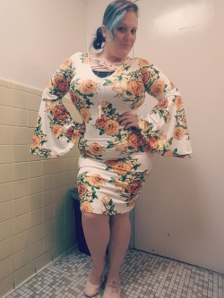 gory-mermaid:  Got a new floral dress.