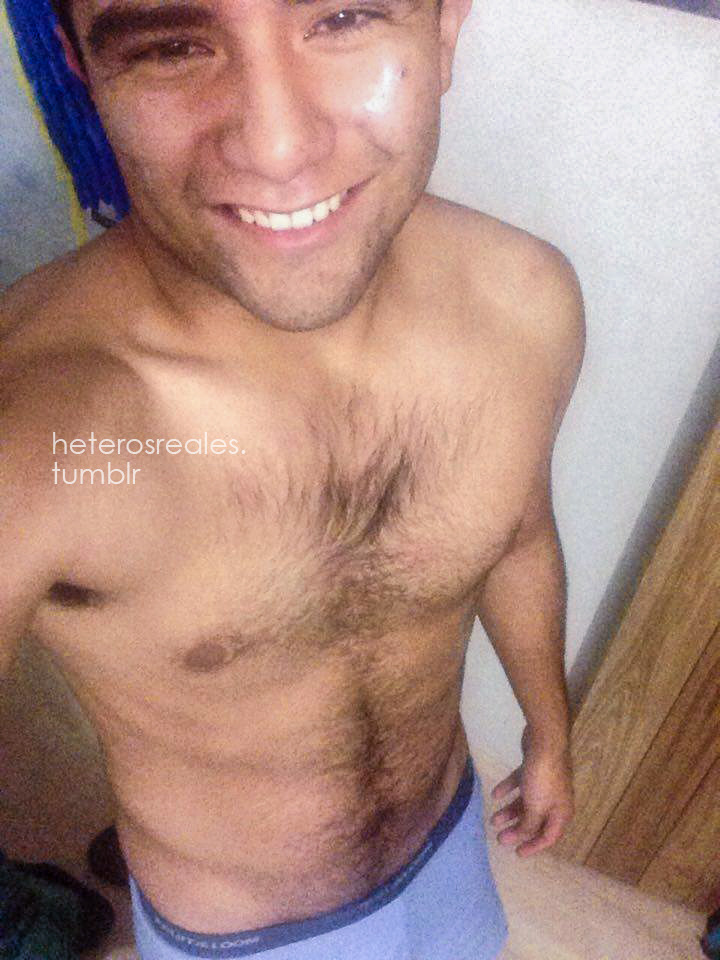 lobohibridorosa:  heterosreales: José, machito hetero mexicano www.heterosreales.tumblr.com