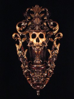 obsessedwithskulls:  Check out these amazing assemblages from Goatus Art!  Lot’s more on the website.  http://www.goatusart.com/ 