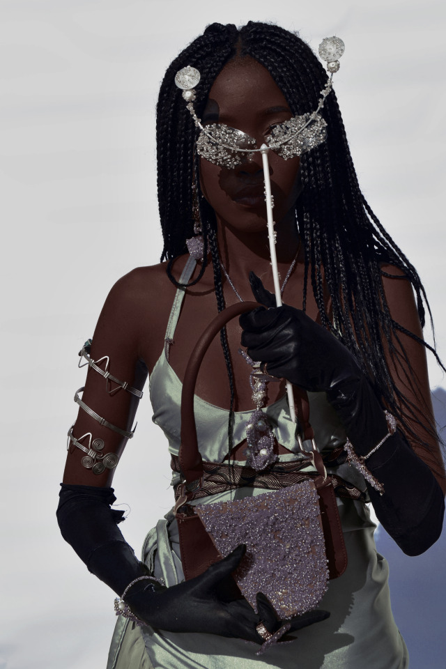 https://www.pinterest.com/rorisanglu https://www.instagram.com/rorisang_lu https://twitter.com/rorisang_lu...