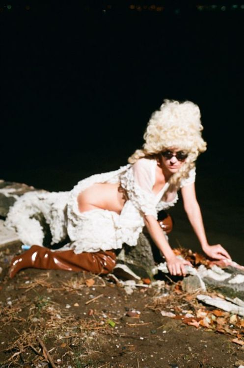 2029980:  citygirldiaries:  Chloë Sevigny by Brianna Capozzi for Marfa Journal No.3  This is the best thing I’ve ever seen
