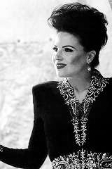 reginaoflocksley:  Evil has never looked so good. 