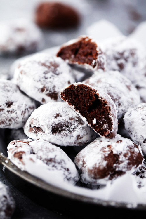 foodffs:CHOCOLATE SNOWBALL COOKIESFollow for recipesGet your FoodFfs stuff here