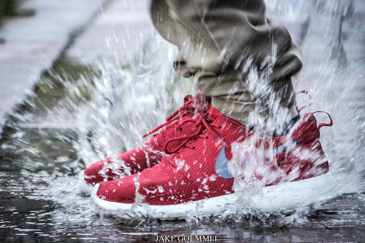 sweetsoles:  Nike Roshe Run - Sport Red (by jgoemmel) 
