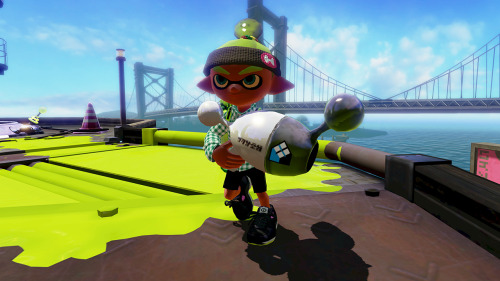 splatoonus:  We like to mix things up here at the Squid Research Lab. Right when we’ve got you thinking that weapon updates always come on a Friday - POW - weapons coming out on a Thursday.  Tonight you can get your hands on the Luna Blaster Neo. This