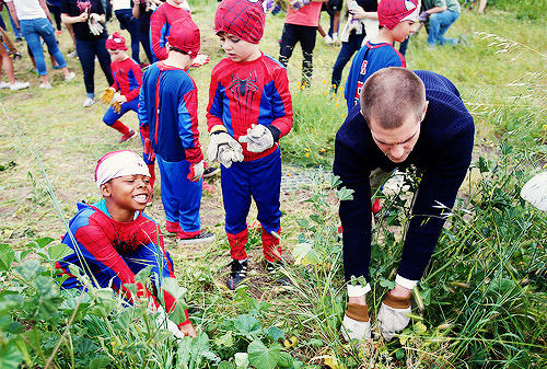 andrewgarfield-daily:  “The Amazing Spider-Man 2” cast joined Google employees