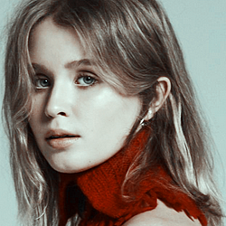 ♡ eliza scanlen icons ♡like if you use / pls don’t steal