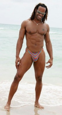 dominicanblackboy:  A hot moment on the beach