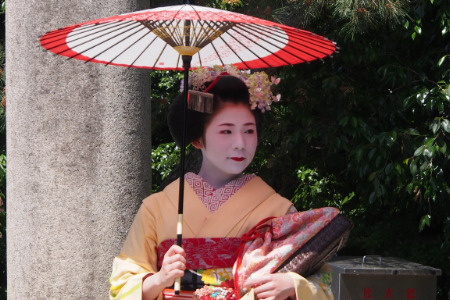 geisha-kai:  Maiko Koume in May 2014 (SOURCE)