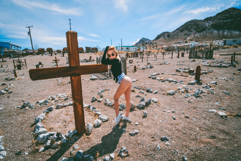 fred-rx:  causal cemetery next to a clown motel. with @myfaerielove  photos my fred