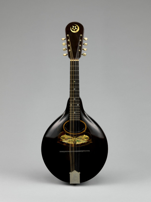 met-musical-instruments: Mandolin by Orville Gibson, Musical Instruments Purchase, The Jonathan &