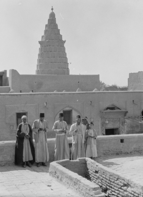 speciesbarocus:Iraqi Jews praying at the Prophet Ezekiel’s tomb in Al Kifl (1932). [x]