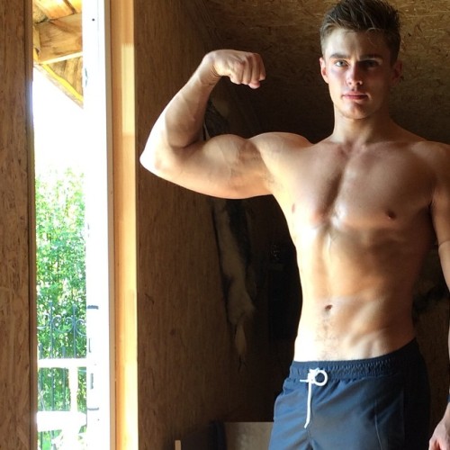 lumbrjax:  Instagram user @romanshlyakis http://ift.tt/1U5pirQ