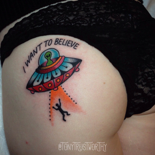 1337tattoos:  X Files Tattoo Done by Tony Talbert at Golden Monkey Tattoosubmitted by http://neuroticdissonance.tumblr.com