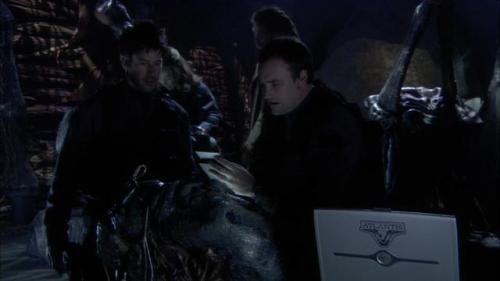  Stargate Atlantis 03x02: Misbegotten. 