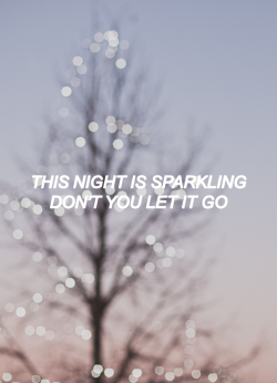 swift-machine:  Taylor Swift // Enchanted