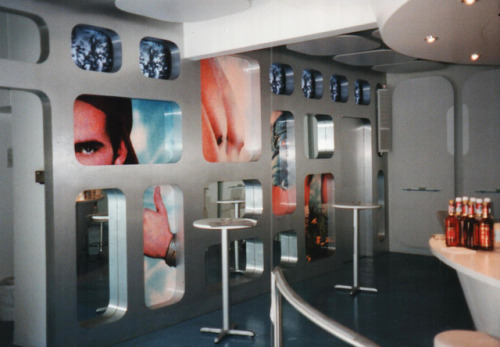 y2kaestheticinstitute:  Manray Video Bar - Capitol Hill, Seattle WA by Smash Design (1999-2008)“Futuristic-retro Manray is Seattle’s premier video bar. There’s color changing glowing walls, a private front patio, signature martinis, daily happy