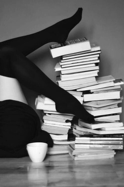 The sexiest women are women who read books.