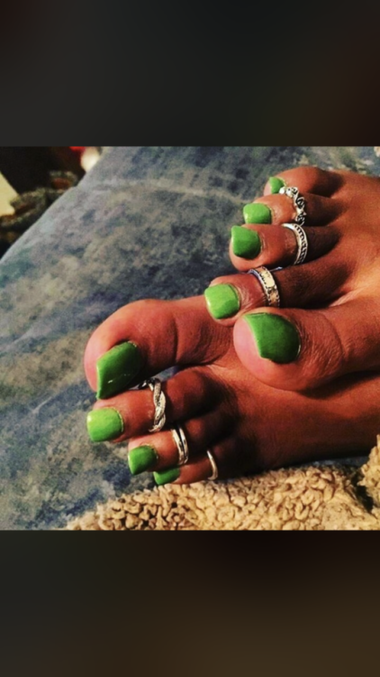 Porn Pics The Love of Female Feet & Toes