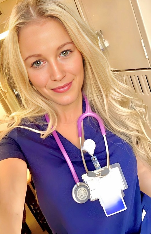 Emily, 34, Young Blonde Wife