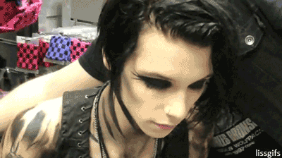 sasutombo:  Untitled na We Heart It.