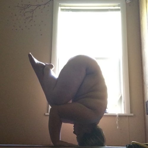 https://www.instagram.com/p/BGEeWWSMyBT/Day 28: #tripodegg I haven&rsquo;t done a #nakedsoulyoga in 