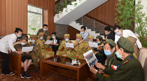 War Veterans Enjoy Themselves at Yangdok Hot Spring Resort [July 31 Juche 109 (2020) KCNA]The partic