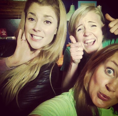 ihartgracehelbig:  thecarolinebelle:Stop it.  Friendship goals
