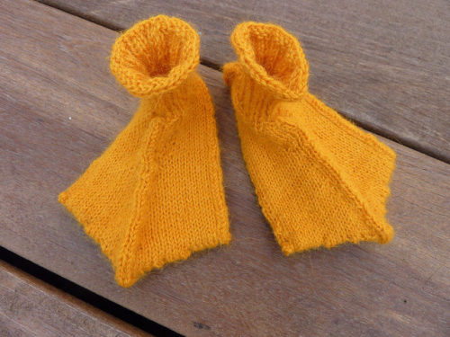 elodieunderglass: sweetlyfez: knithacker: These Are Just Ducky - Knit A Pair Of Duck Feet, So Sweet 