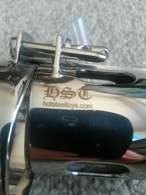 slaverubbergimp:Master has brought some  new cbt devices to use on the gimp !!!!