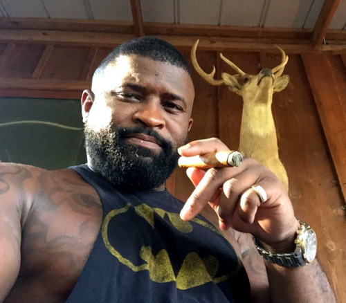 dutchbear74: hotblackcigar: Very hot black bear Big WOOF!