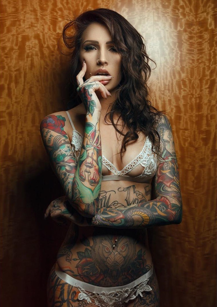 tattedbeautues:    Angela Mazzanti  