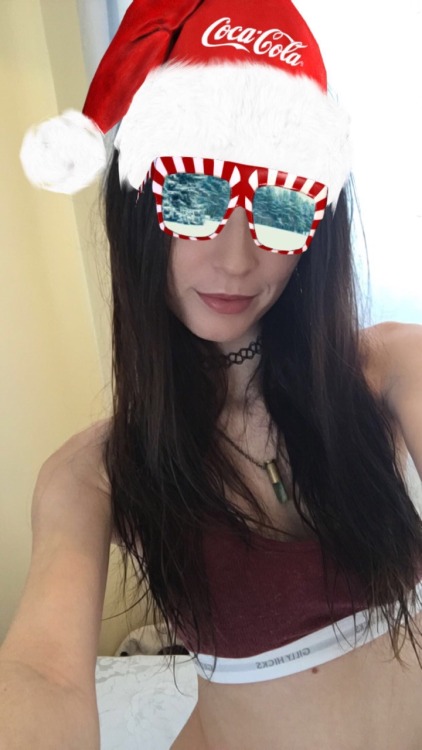 i-hate-the-beach:  Merry Christmas Everyone!!!! Get some special Christmas Porn for just £5 today as a gift to you! Pick your favourite gift! (2 videos for £5 is a steal!) Ihatethebeach.bigcartel.com I love you!!!!!!