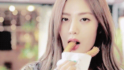 motsumuri:fashionista nana (99% food 1% fashion)