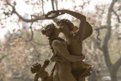 detailedart: Zephyrus and Flora (1799), by Clodion. The Frick Collection; recently treated