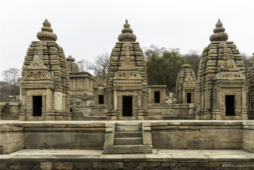 Bateshwar group of temples, Madhya Pradesh, photos by Kevin Standage, more at https://kevinstandagep
