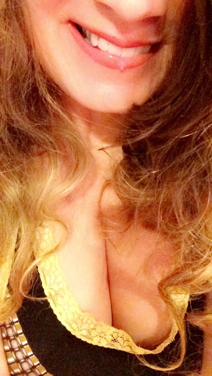 allthingssexyforu:  Sharing the rest of my cleavagesunday photos for today :)