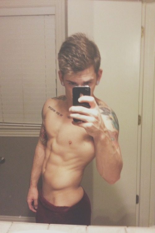 instaguys:  Guys with iPhones Source: gwip.me 