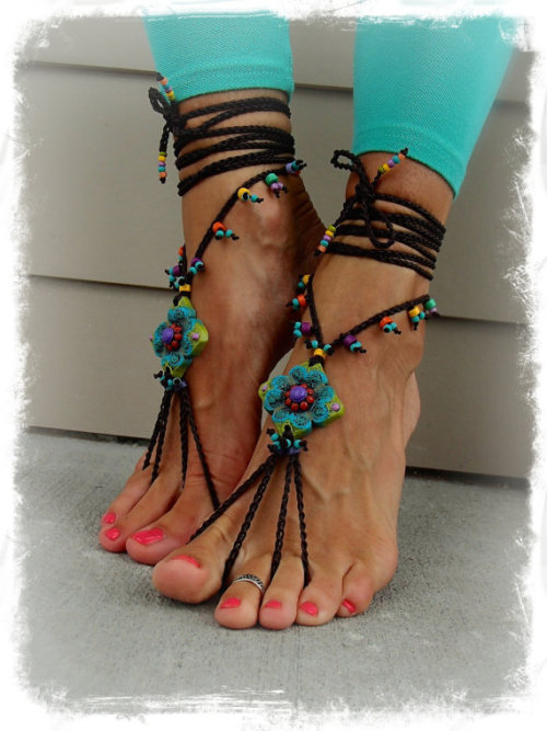 goreanmaster:  amy16j:Feet are sexy like these!  .