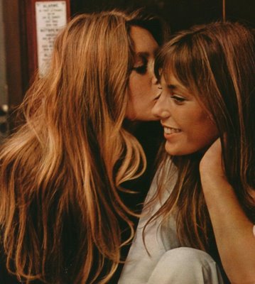 karinakill: theonlyamaris: misshoney: french-moi: Brigitte Bardot and Jane Birkin and a kiss.