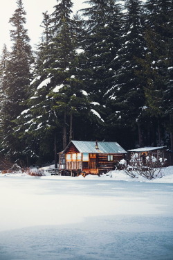 ikwt:  Cabin by the frozen lake [kaiyhun]