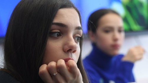 ohtheseskaters: Here’s Evegnia Medvedeva’s interview from here that I translated. Z