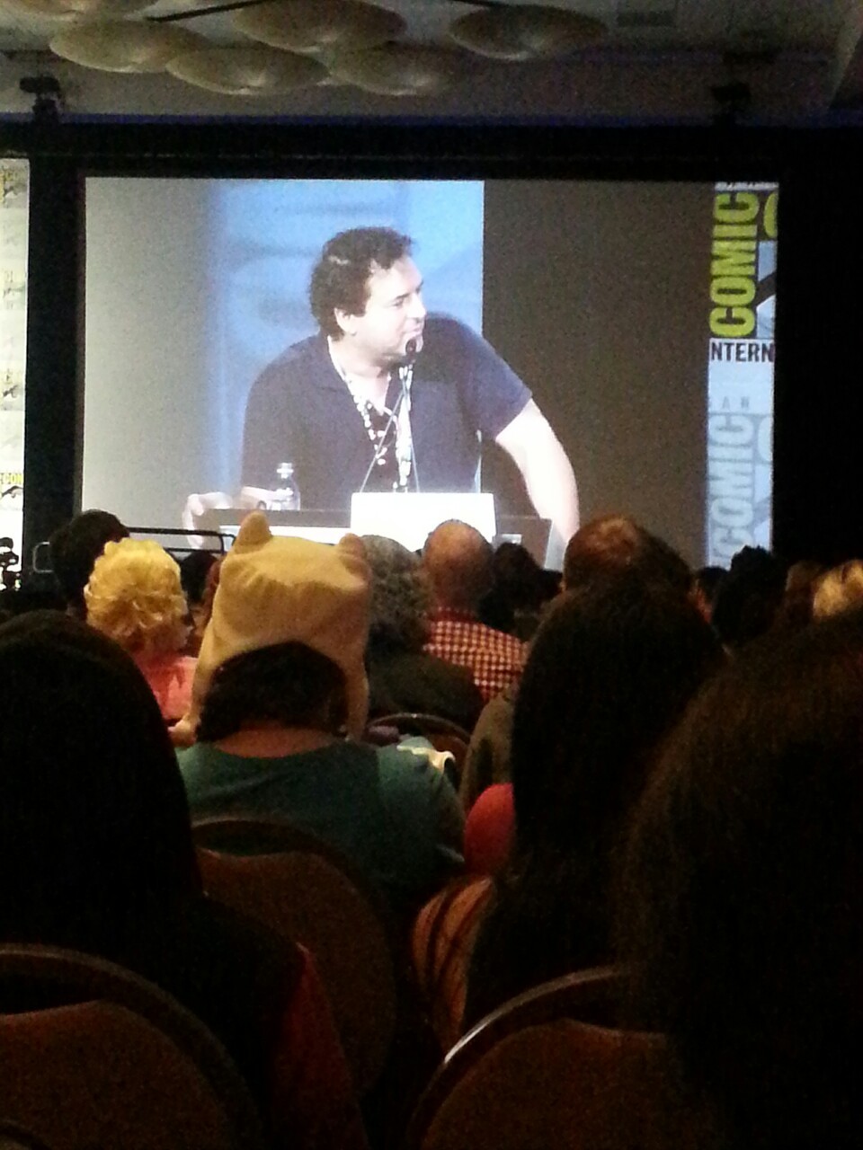 jeffliujeffliu:  ricelily:  Pictures fron the Steven Universe panel.  Nice pics from