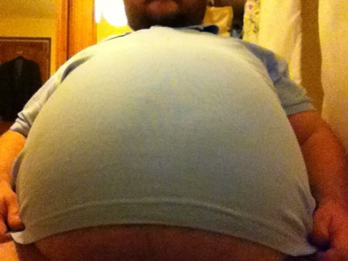 keepembloated: tankertubbs: belly shot Simply amazing size and roundness.